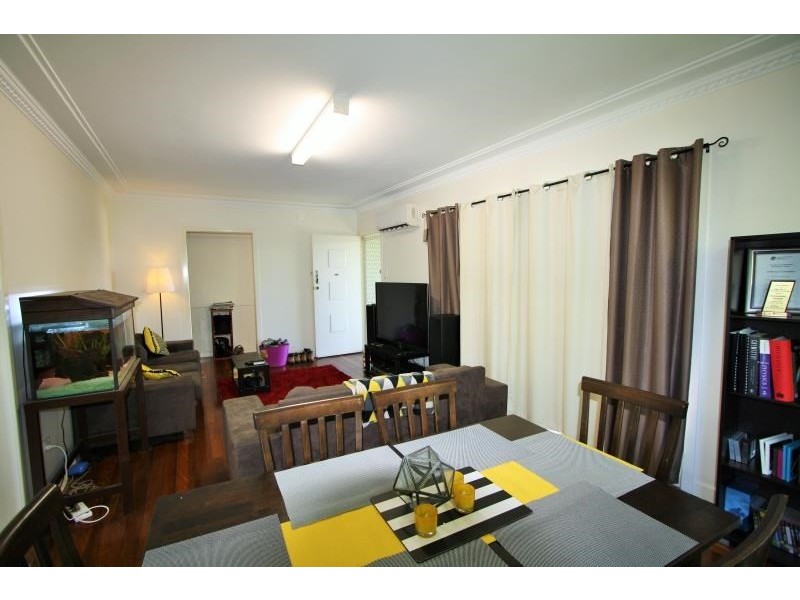 106 Marshall Road, Holland Park West QLD 4121