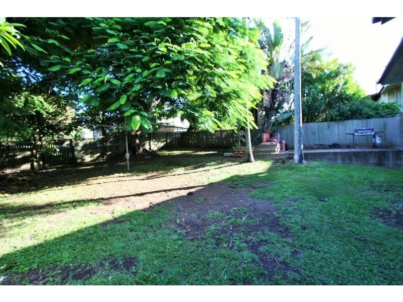 106 Marshall Road, Holland Park West QLD 4121