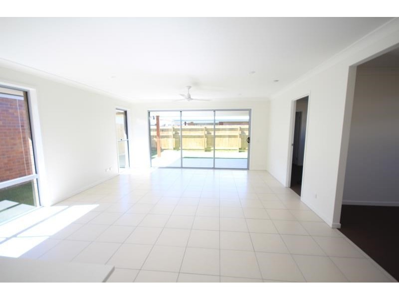 30 Brookside Circuit, Ormeau QLD 4208