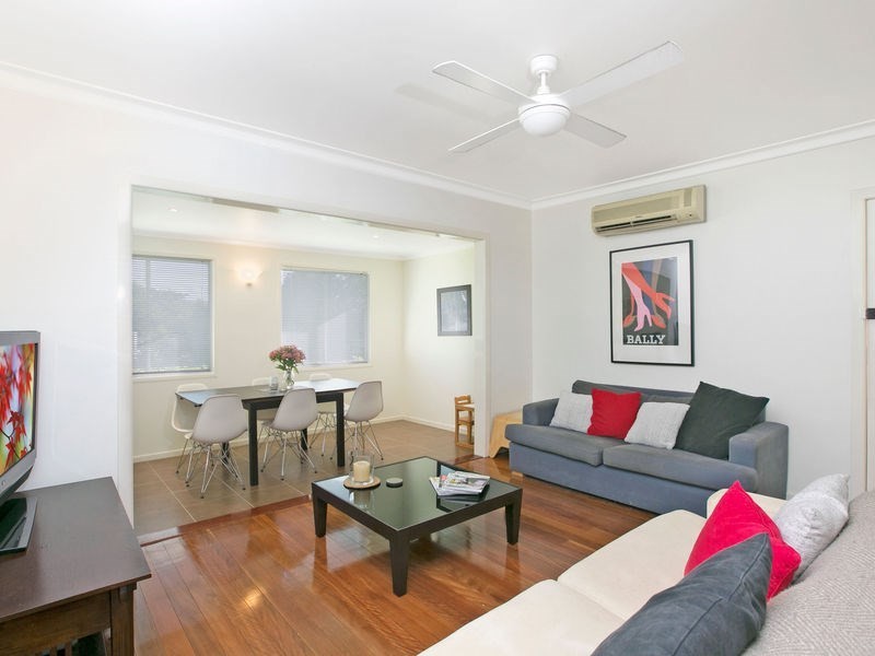 16 Mulsanne Street, Holland Park West QLD 4121