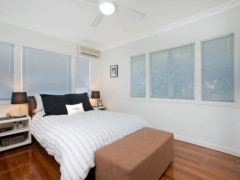 16 Mulsanne Street, Holland Park West QLD 4121