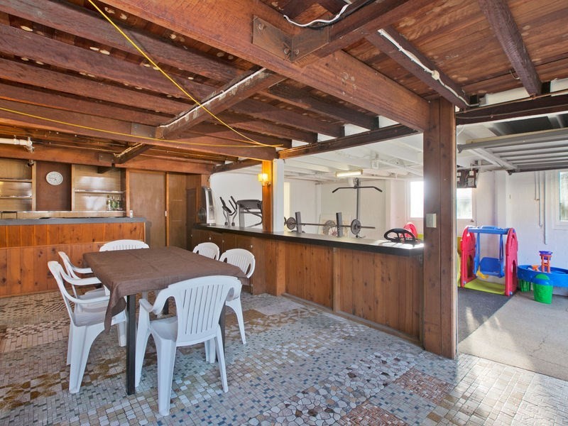 16 Mulsanne Street, Holland Park West QLD 4121