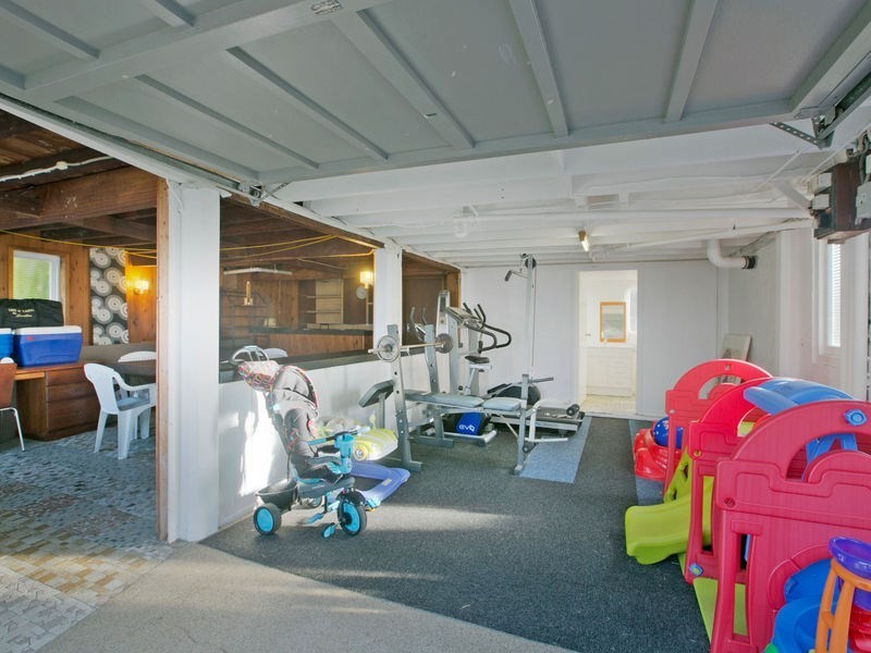 16 Mulsanne Street, Holland Park West QLD 4121