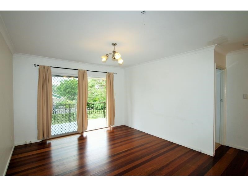 2/57 Crown Street, Holland Park West QLD 4121