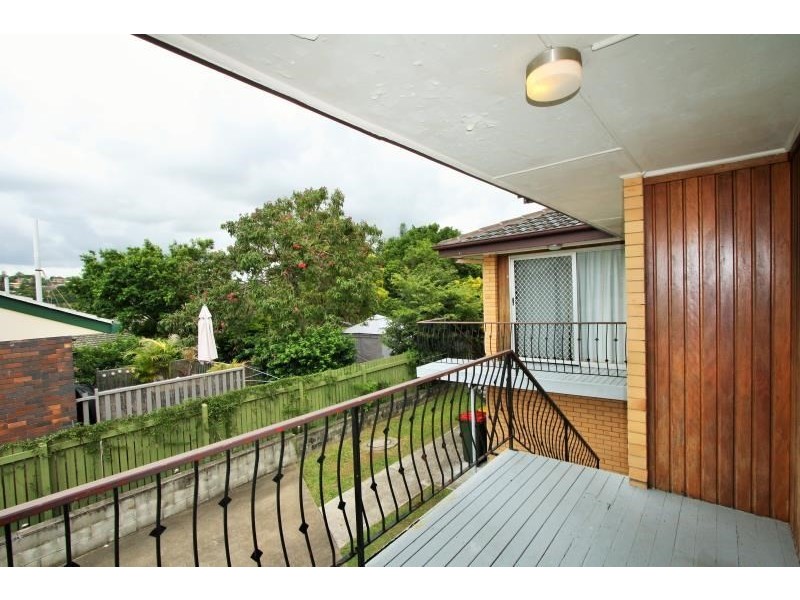 2/57 Crown Street, Holland Park West QLD 4121