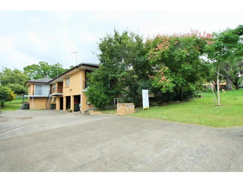 2/57 Crown Street, Holland Park West QLD 4121
