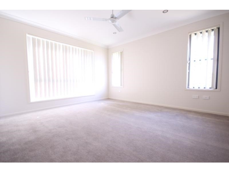 2 Gordon Drive, Bellbird Park QLD 4300