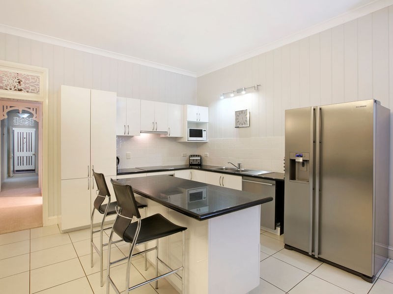 24 Hampton Street, East Brisbane QLD 4169