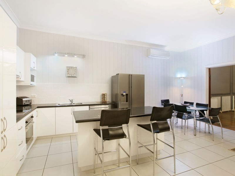 24 Hampton Street, East Brisbane QLD 4169