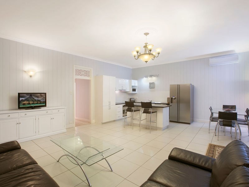 24 Hampton Street, East Brisbane QLD 4169