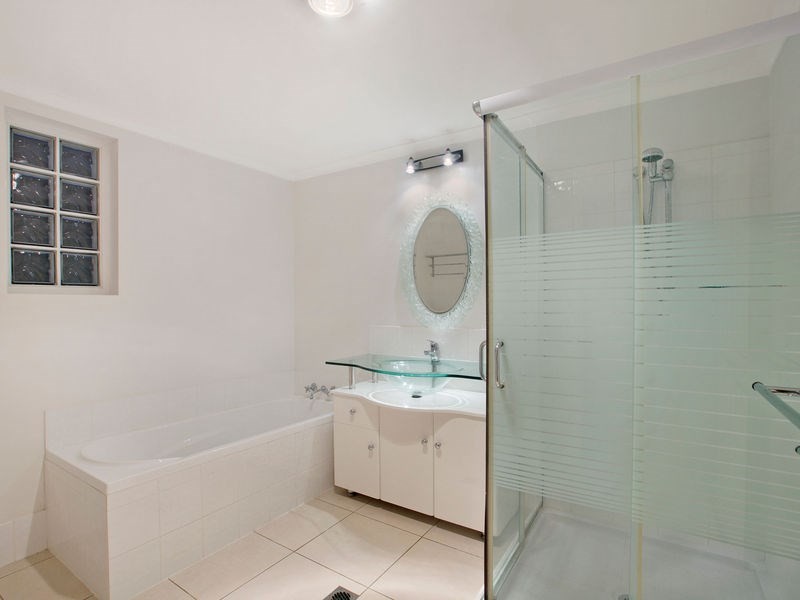 24 Hampton Street, East Brisbane QLD 4169