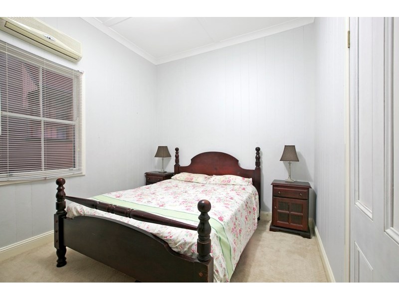 24 Hampton Street, East Brisbane QLD 4169