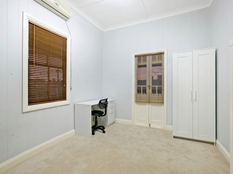 24 Hampton Street, East Brisbane QLD 4169