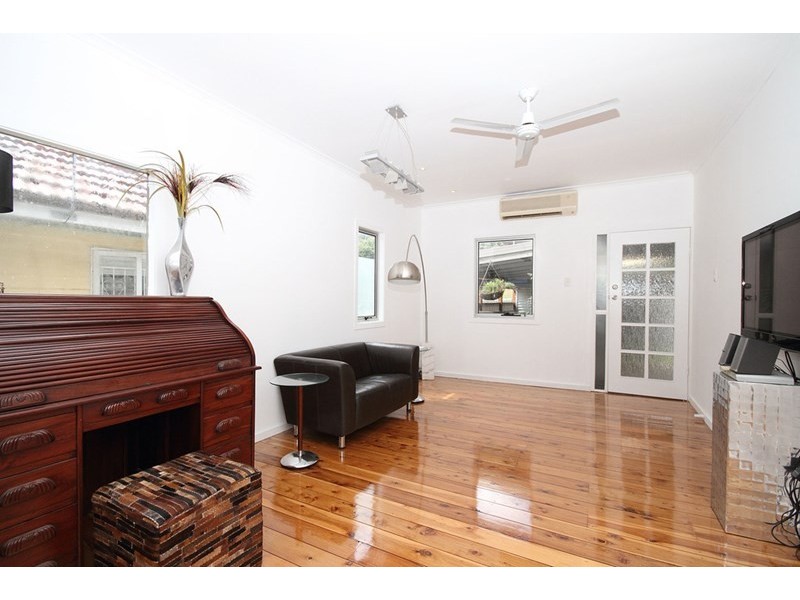 12 Raff Avenue, Holland Park QLD 4121