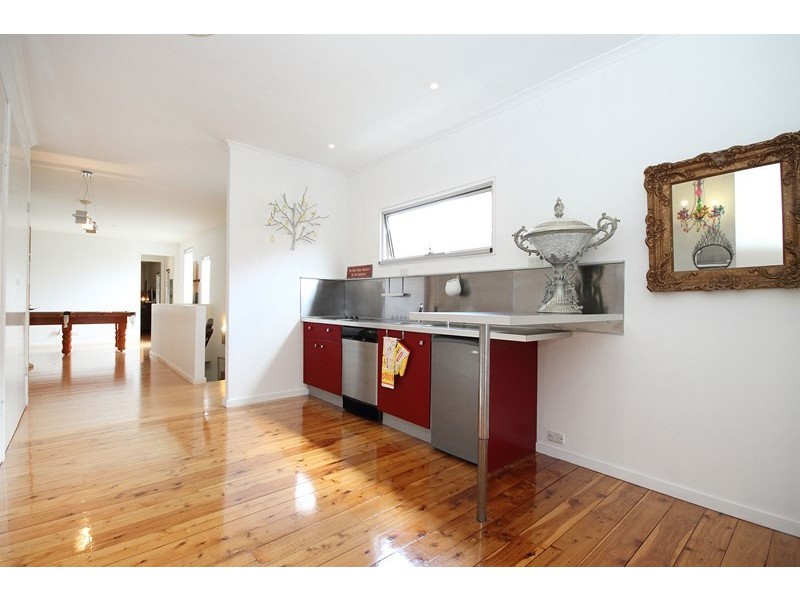 12 Raff Avenue, Holland Park QLD 4121