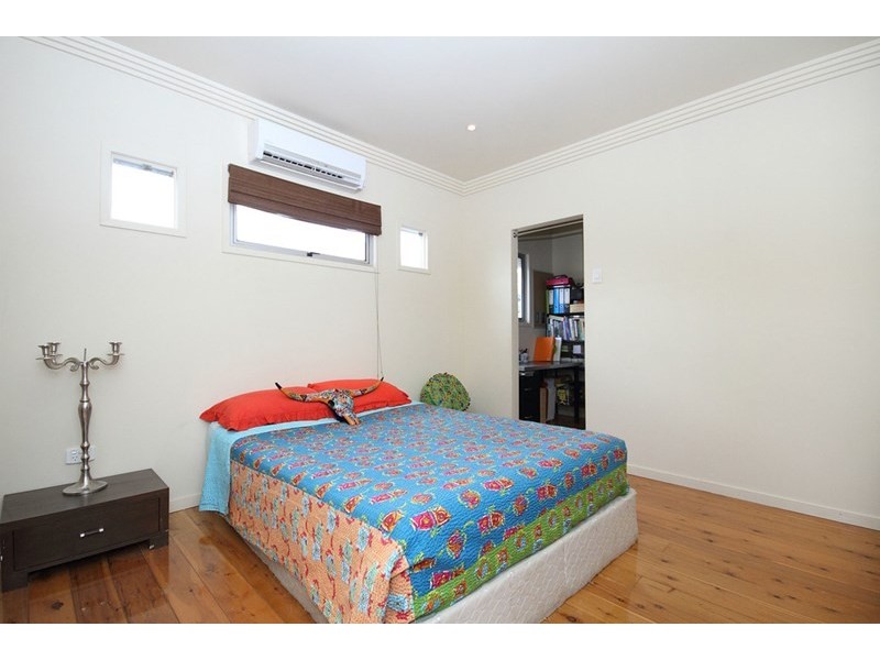 12 Raff Avenue, Holland Park QLD 4121