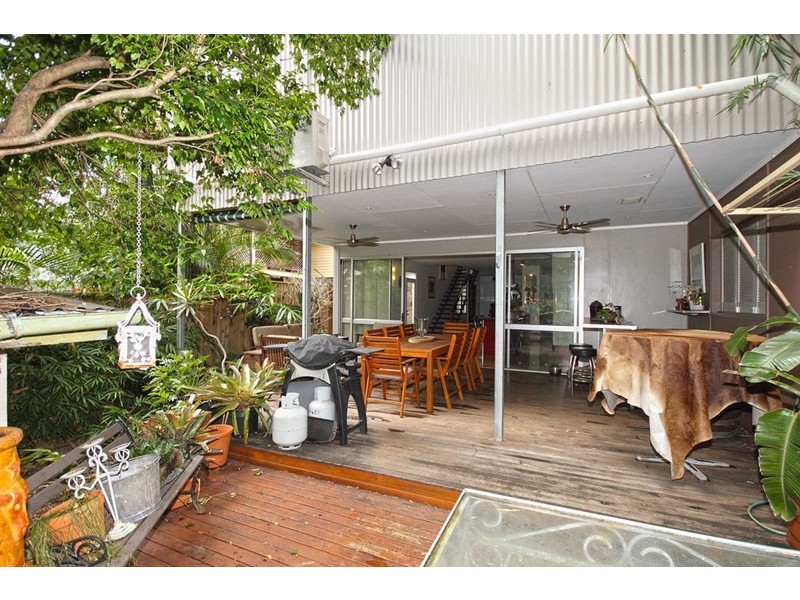 12 Raff Avenue, Holland Park QLD 4121