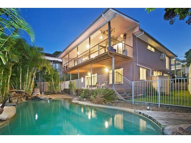 10 Dagmar Street, Holland Park West QLD 4121