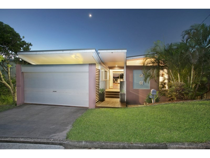 10 Dagmar Street, Holland Park West QLD 4121