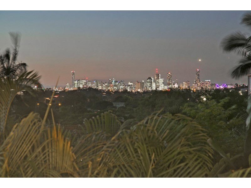 10 Dagmar Street, Holland Park West QLD 4121