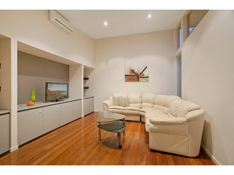 10 Dagmar Street, Holland Park West QLD 4121