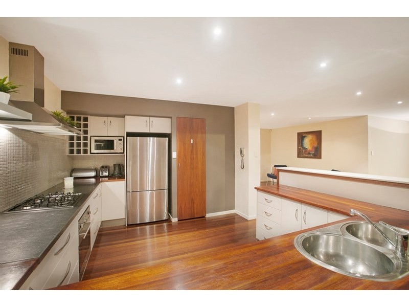 10 Dagmar Street, Holland Park West QLD 4121