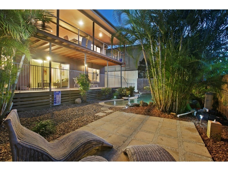 10 Dagmar Street, Holland Park West QLD 4121