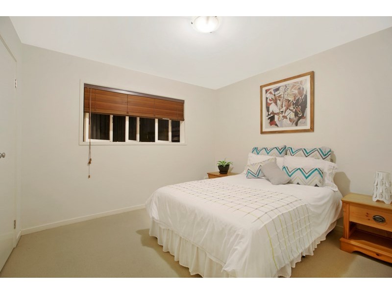 10 Dagmar Street, Holland Park West QLD 4121