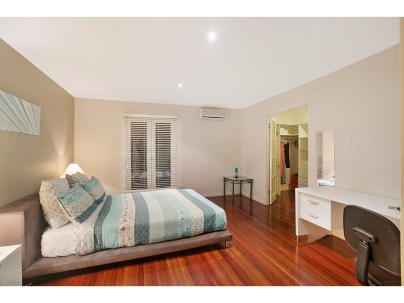 10 Dagmar Street, Holland Park West QLD 4121