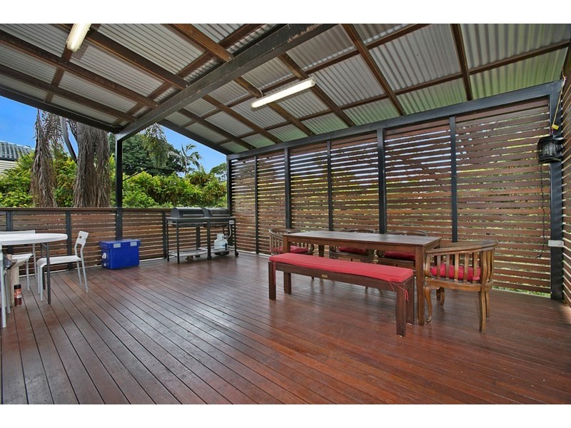 38 Dirkala Street, Mansfield QLD 4122