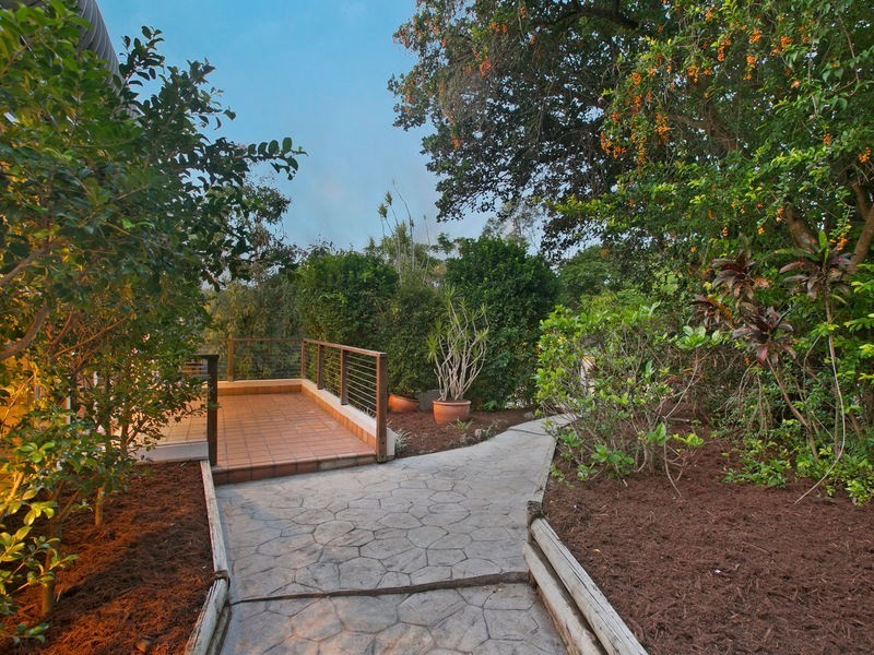 19 Dellwood Street, Nathan QLD 4111