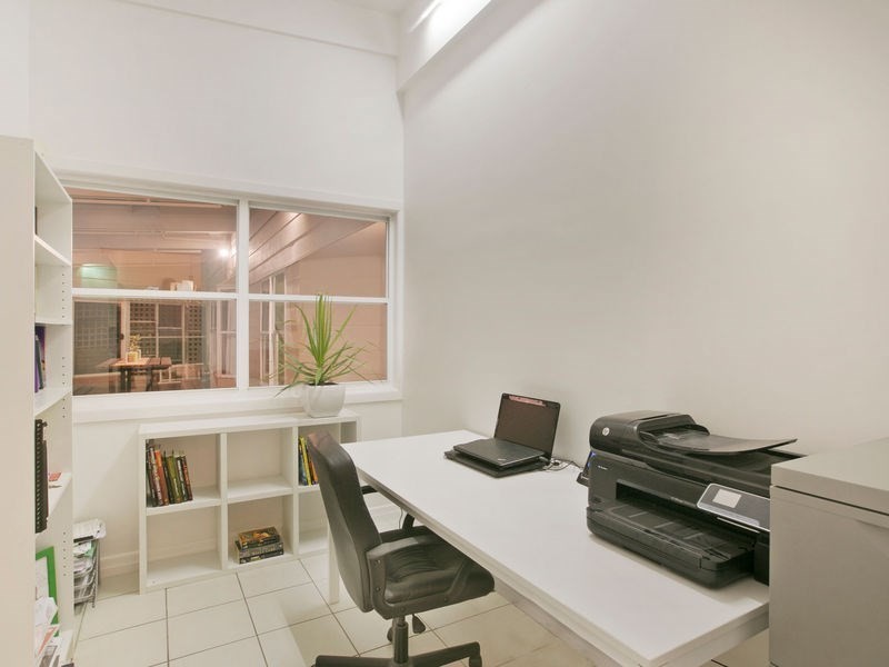 19 Dellwood Street, Nathan QLD 4111