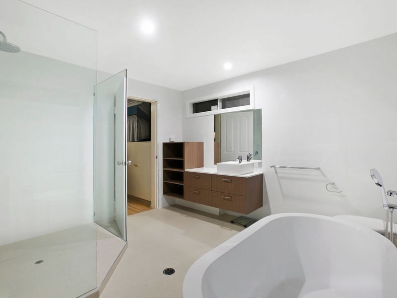 19 Dellwood Street, Nathan QLD 4111