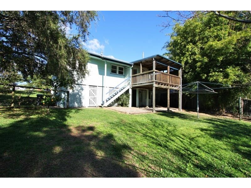 137 Sterculia Avenue, Holland Park West QLD 4121