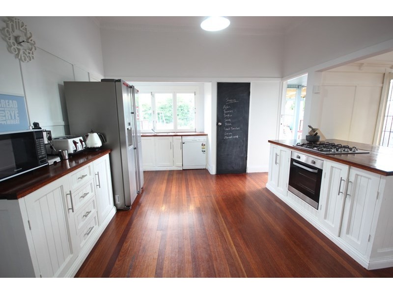 701 Logan Road, Greenslopes QLD 4120