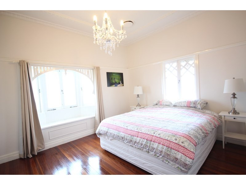 701 Logan Road, Greenslopes QLD 4120