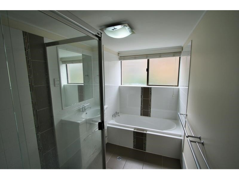 1/43 Swain Street, Holland Park West QLD 4121