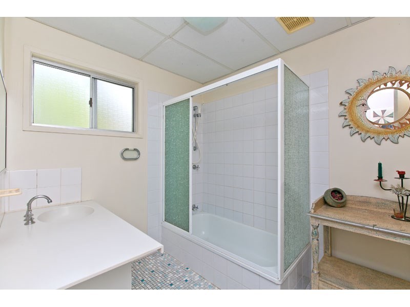 2 Boambillee Street, Thorneside QLD 4158