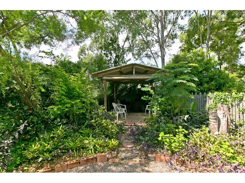2 Boambillee Street, Thorneside QLD 4158