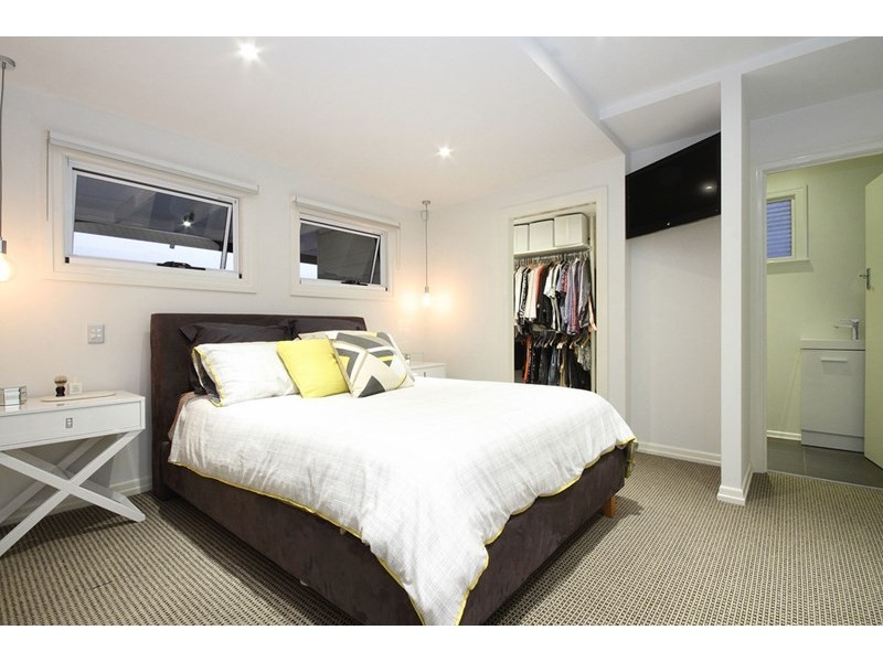 56 Hockings Street, Holland Park West QLD 4121