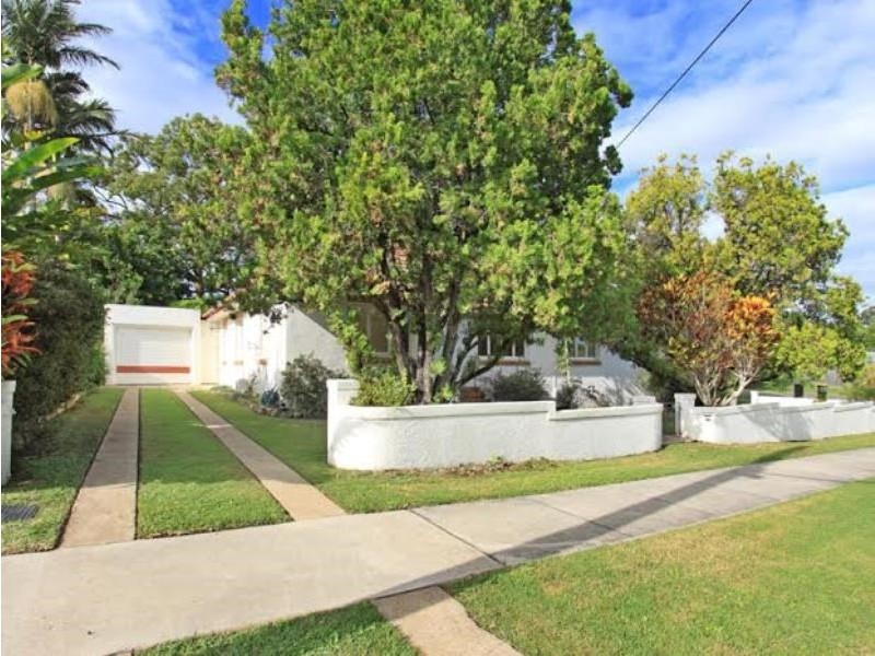 8 Stewart Street, Holland Park QLD 4121