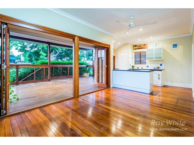 25 Arnold Street, Holland Park QLD 4121