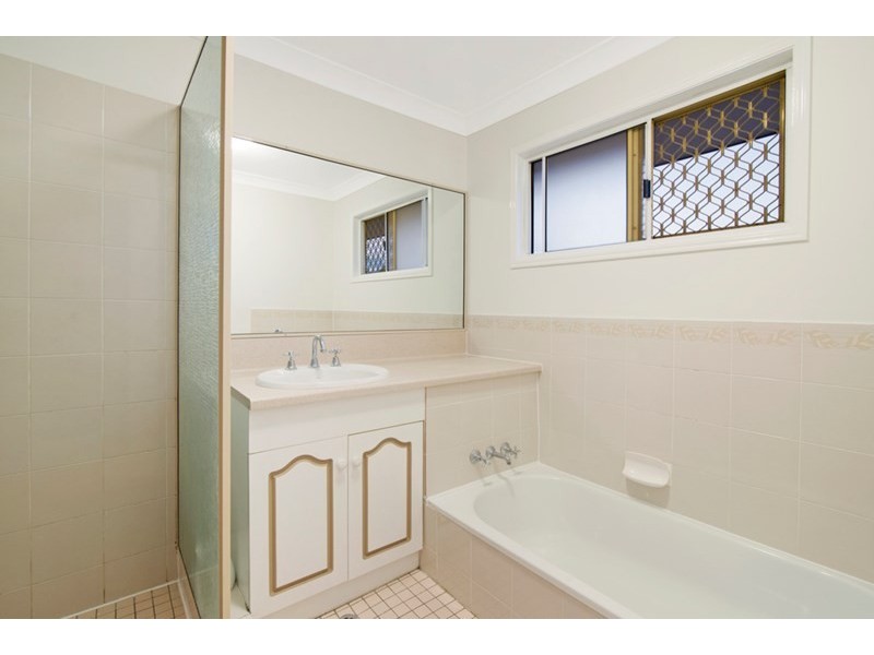 3 Kell Court, Carindale QLD 4152