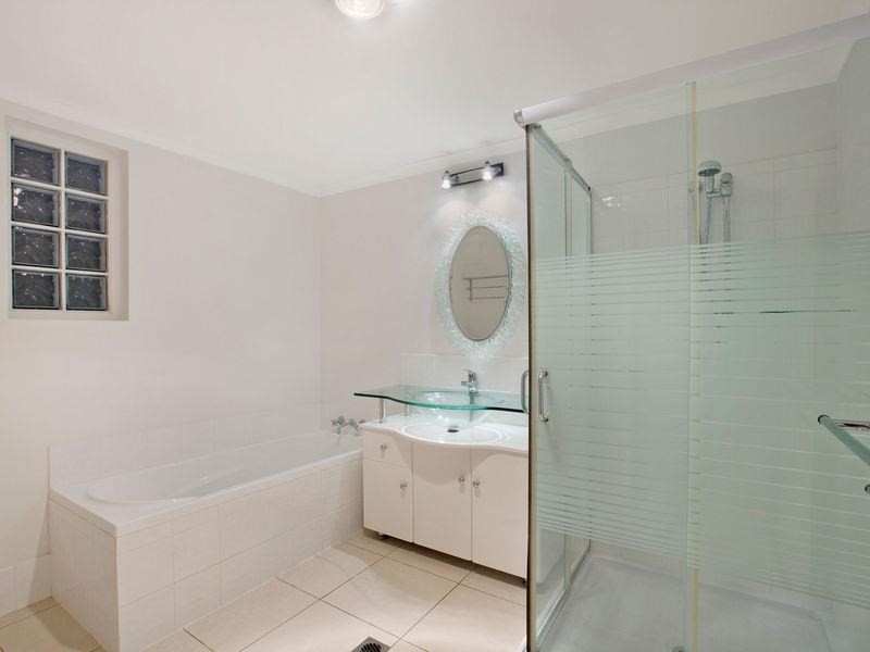 24 Hampton Street, East Brisbane QLD 4169