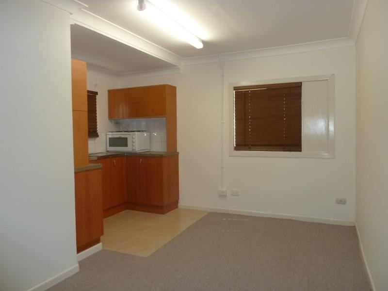 14 D Miriam Street (Downstairs), Holland Park West QLD 4121