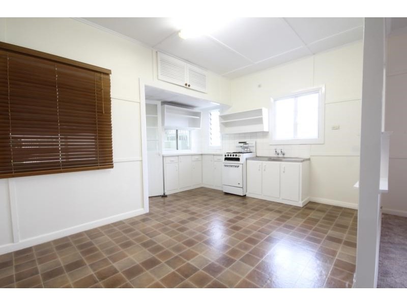 26 Dobbie Street, Holland Park QLD 4121