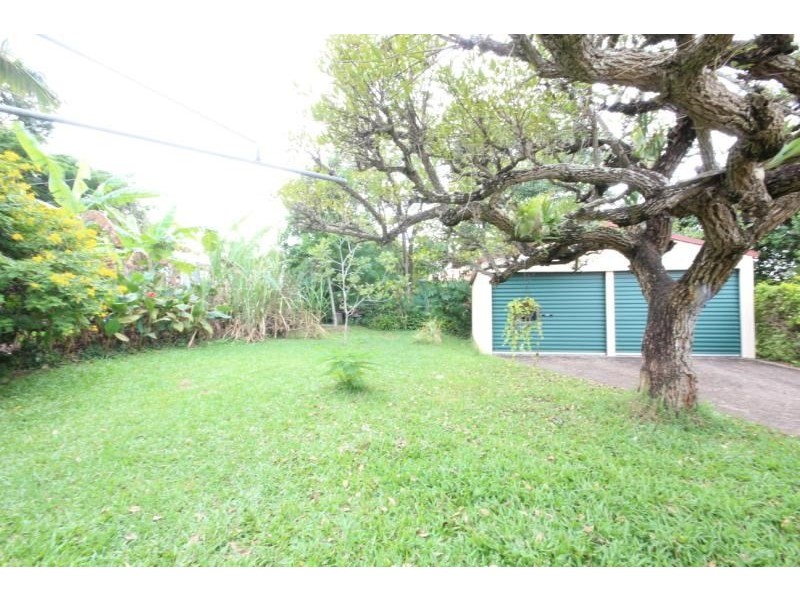 26 Dobbie Street, Holland Park QLD 4121
