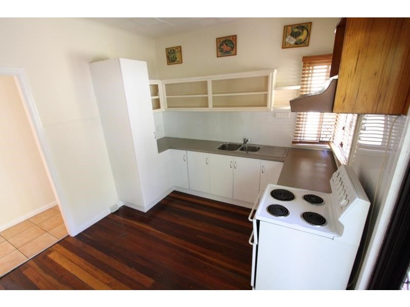 42 Palm Avenue, Holland Park West QLD 4121