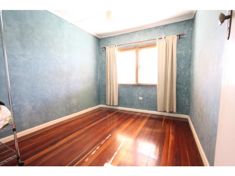 42 Palm Avenue, Holland Park West QLD 4121