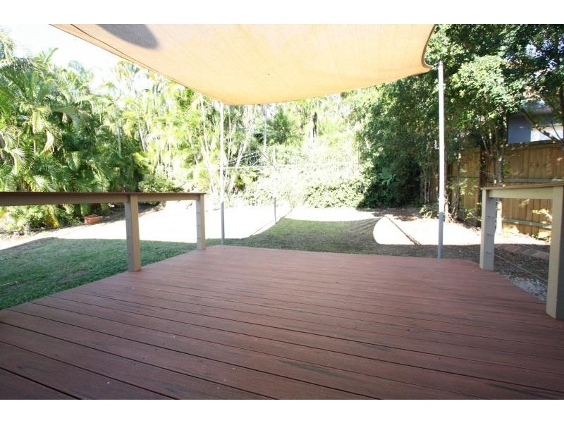 42 Palm Avenue, Holland Park West QLD 4121